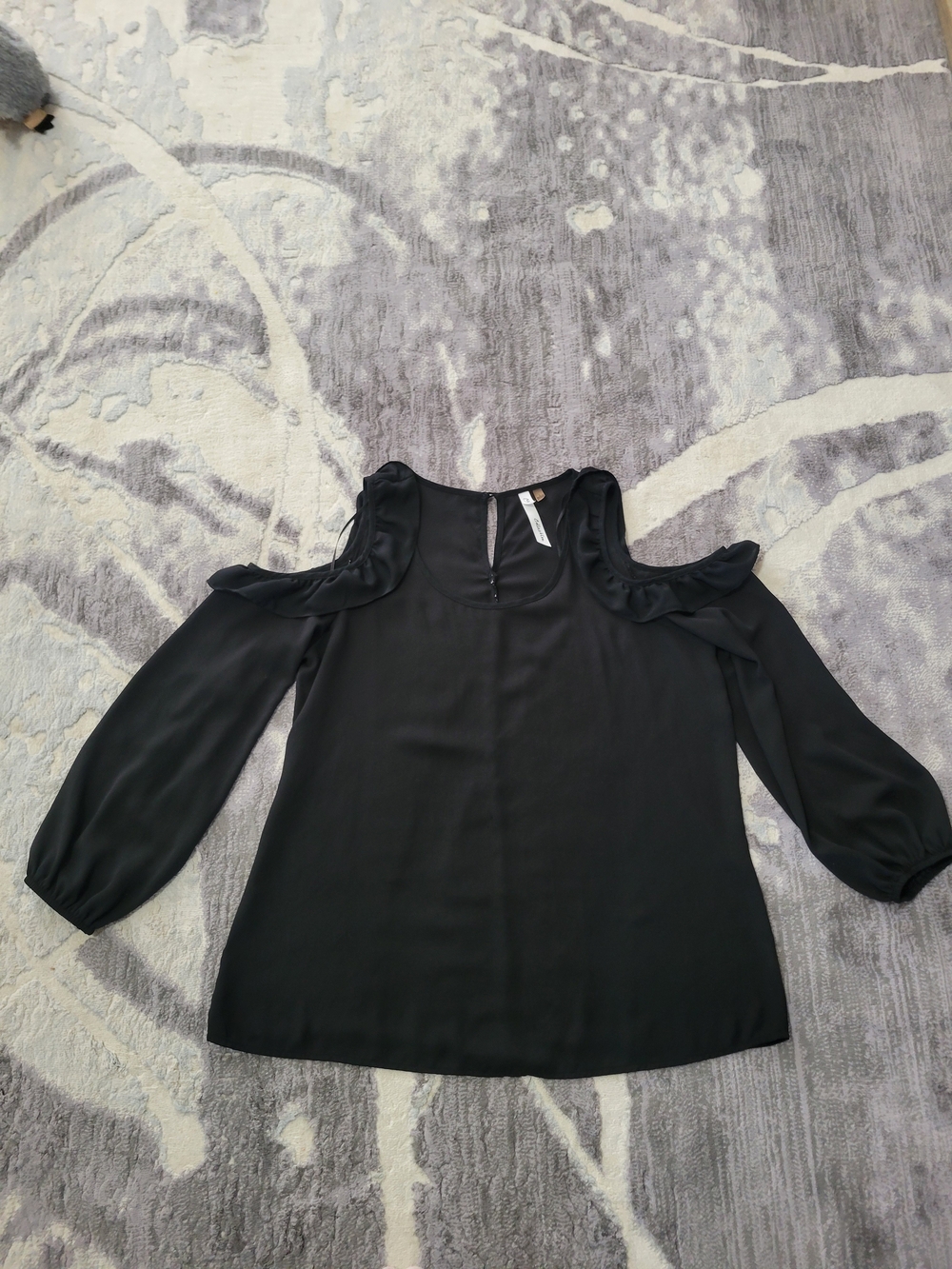 Collection B Black Cold-Shoulder Ruffle Blouse Size L